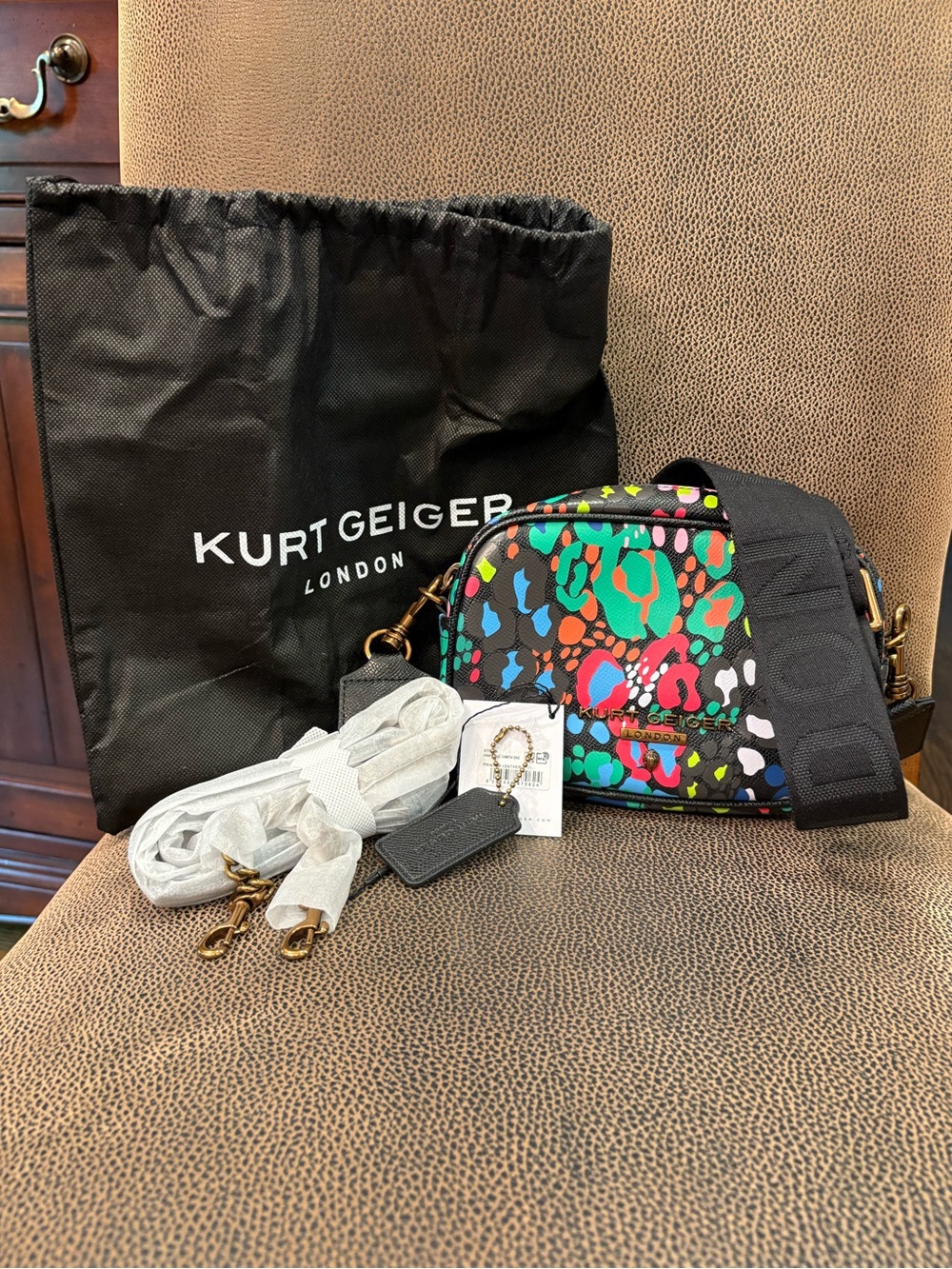 Kurt Geiger London Hampstead Camera Bag - Picture 12 of 12